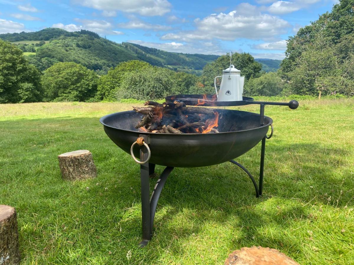 Black Mountains Glamping Hotel Abergavenny Exterior photo
